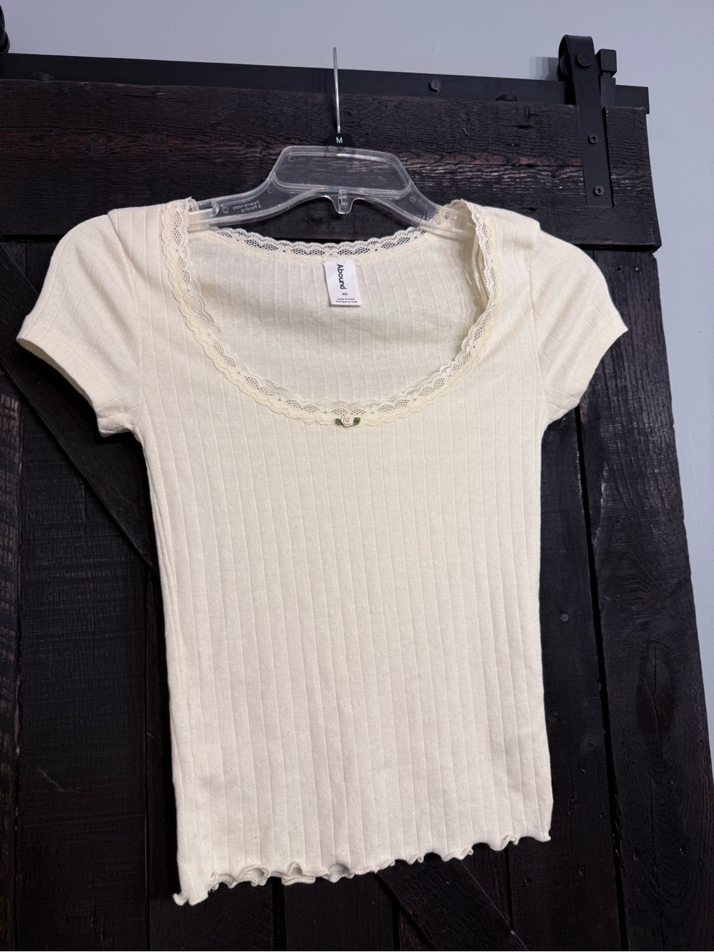 Ribbed Lace-Trim Short Sleeve Tee